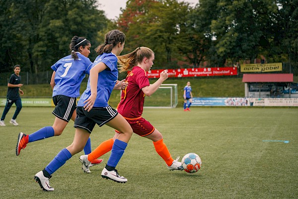 Rhenania-Mädchen: eine Spielabsage, 2 Freundschaftsspiele und eine Tabellenführung