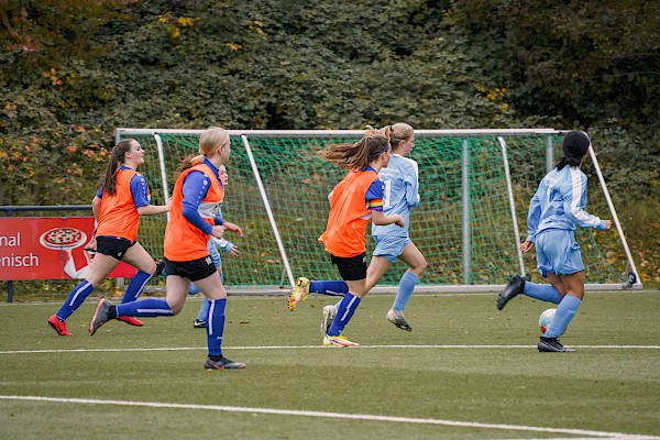 Rhenania-Mädchen: Unsere U17 schießt sich in die nächste Kreispokal-Runde